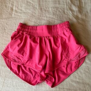 lululemon athletica hotty hot shorts 2.5